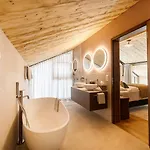 Face D'or Luxury Serviced Apartahotel